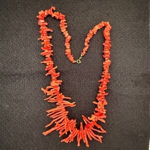 STICK CORAL NECKLACE
